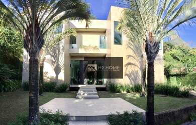 Imagem: A casa em condomínio possui 4 Dormitórios, 4 Banheiros, 3