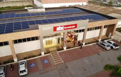 Imagem: O depósito possui 5 Vagas na garagem, 183m² de Área e está