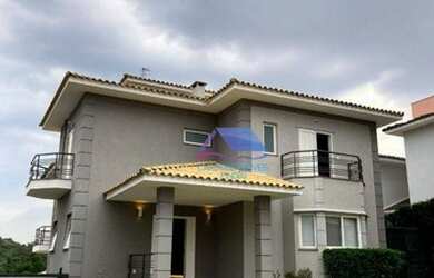 Imagem: A casa em condomínio possui 4 Dormitórios, 5 Banheiros, 4