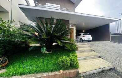 Imagem: A casa em condomínio possui 4 Dormitórios, 2 Banheiros, 4