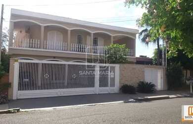 Imagem: O depósito possui 5 Vagas na garagem, 485m² de Área e está