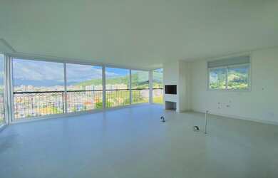 Imagem: O apartamento possui 4 Dormitórios, 5 Banheiros, 2 Vagas na