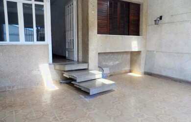 Imagem: A casa possui 2 Dormitórios, 1 Banheiro, 1 Vaga na garagem