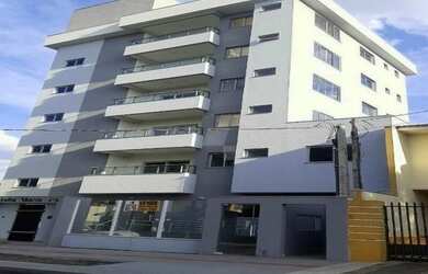 Imagem: O apartamento possui 4 Dormitórios, 1 Banheiro, 3 Vagas na