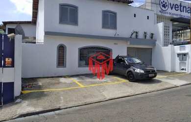 Imagem: O depósito possui 4 Vagas na garagem, 262m² de Área e está