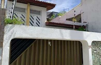 Imagem: A casa possui 4 Dormitórios, 4 Banheiros, 3 Vagas na garagem