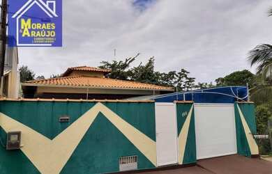 Imagem: A casa possui 2 Dormitórios, 2 Banheiros, 2 Vagas na garagem