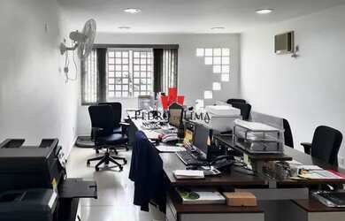 Imagem: A casa possui 3 Dormitórios, 2 Banheiros e 150m² de Área