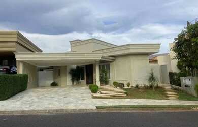 Imagem: A casa em condomínio possui 3 Dormitórios, 5 Banheiros, 2