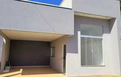 Imagem: A casa possui 3 Dormitórios, 2 Banheiros, 80m² de Área e
