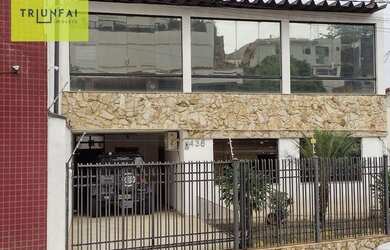 Imagem: O depósito possui 5 Vagas na garagem, 550m² de Área e está