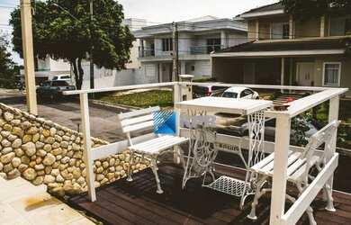 Imagem: A casa em condomínio possui 4 Dormitórios, 5 Banheiros, 4