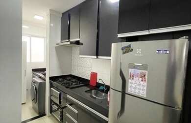 Imagem: O apartamento possui 2 Dormitórios, 1 Banheiro, 1 Vaga na garagem