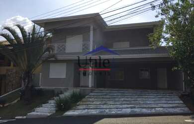 Imagem: A casa em condomínio possui 4 Dormitórios, 5 Banheiros, 5