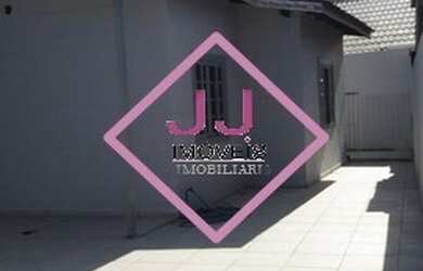 Imagem: A casa à venda possui 5 Dormitórios, 2 Banheiros, 1 Vaga na