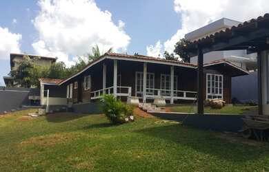 Imagem: A casa em condomínio possui 4 Dormitórios, 4 Banheiros, 2