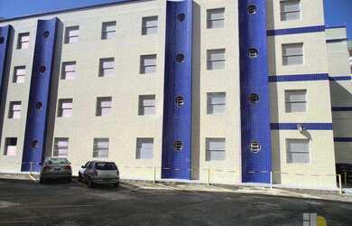 Imagem: O apartamento possui 1 Dormitório, 1 Banheiro, 1 Vaga na garagem