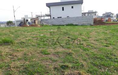 Imagem: O terreno possui 250m² de Área e está localizado em Loteamento