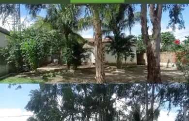 Imagem: A casa possui 4 Dormitórios, 2 Banheiros, 4 Vagas na garagem