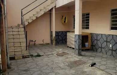 Imagem: A casa possui 2 Dormitórios, 1 Banheiro, 1 Vaga na garagem