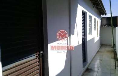 Imagem: A casa possui 1 Dormitório, 1 Banheiro e 55m² de Área e está