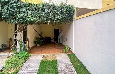 Imagem: Linda casa DUPLEX à venda no bairro Jardim Amália, em Volta