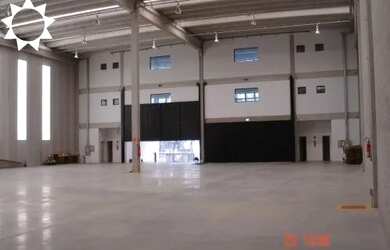 Imagem: O depósito possui 5 Vagas na garagem, 1500-0m² de Área e