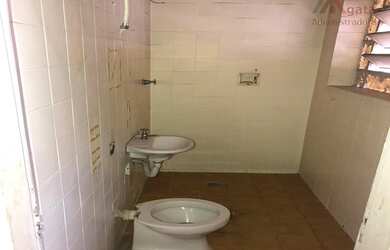 Imagem: O depósito possui 774m² de Área e está localizado em Lapa