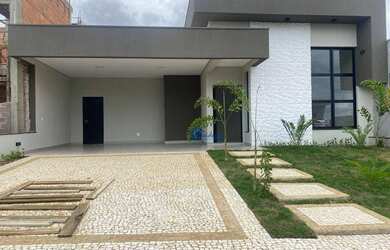 Imagem: A casa em condomínio possui 3 Dormitórios, 4 Banheiros, 2