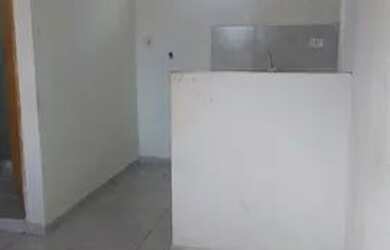 Imagem: A casa possui 2 Dormitórios, 1 Banheiro e está localizado