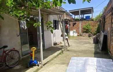 Imagem: A casa possui 2 Dormitórios e está localizado em Jabaeté