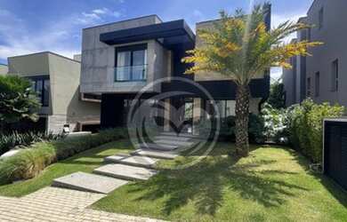 Imagem: A casa em condomínio possui 3 Dormitórios, 5 Banheiros, 5