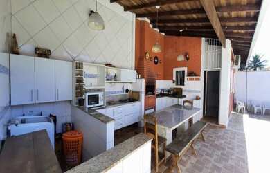 Imagem 7: Casa com piscina para venda no Jardim Aruan em Caraguatatuba