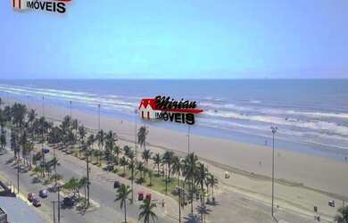 Imagem: A casa possui 3 Dormitórios, 3 Banheiros, 2 Vagas na garagem