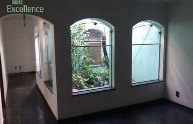 Imagem: A casa possui 3 Dormitórios, 5 Banheiros, 2 Vagas na garagem