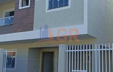 Imagem: A casa possui 4 Dormitórios, 3 Banheiros, 2 Vagas na garagem