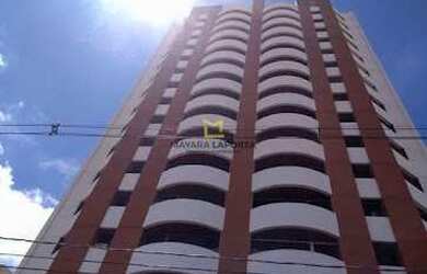 Imagem: O apartamento possui 3 Dormitórios, 1 Banheiro, 2 Vagas na