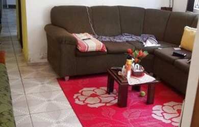 Imagem: A casa possui 2 Dormitórios, 1 Banheiro, 1 Vaga na garagem