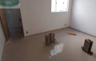 Imagem: A casa possui 2 Dormitórios, 1 Banheiro, 2 Vagas na garagem