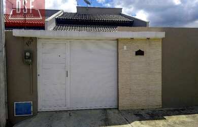 Imagem: A casa possui 2 Dormitórios, 1 Banheiro, 1 Vaga na garagem