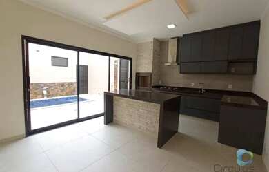 Imagem: A casa em condomínio possui 3 Dormitórios, 5 Banheiros, 4