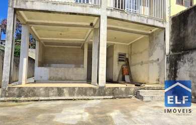 Imagem: A casa possui 4 Dormitórios, 3 Banheiros, 2 Vagas na garagem