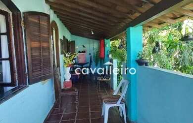 Imagem: A casa possui 2 Dormitórios, 2 Banheiros, 3 Vagas na garagem