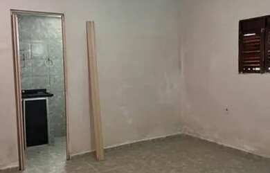 Imagem: A casa possui 3 Dormitórios, 2 Banheiros, 100m² de Área e