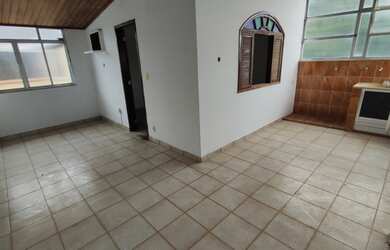 Imagem: A casa possui 3 Dormitórios, 3 Banheiros, 140m² de Área e