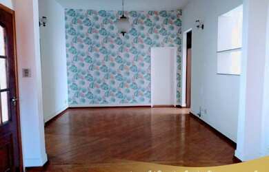 Imagem: A casa possui 3 Dormitórios, 4 Banheiros, 2 Vagas na garagem