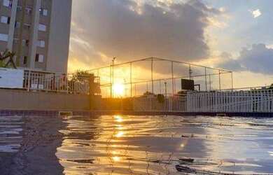 Imagem: O apartamento possui 2 Dormitórios, 1 Banheiro, 1 Vaga na garagem