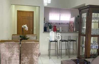 Imagem: O apartamento possui 2 Dormitórios, 2 Banheiros, 2 Vagas na