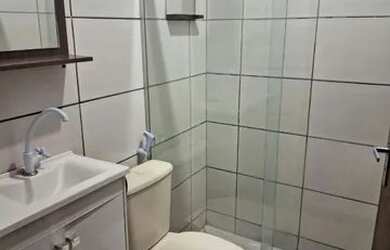 Imagem: A casa possui 2 Dormitórios, 1 Banheiro e 1 Vaga na garagem