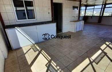 Imagem: O apartamento na cobertura possui 3 Dormitórios, 2 Banheiros